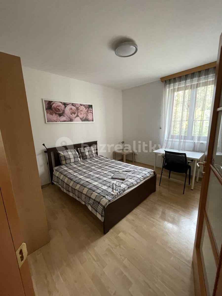 3 bedroom with open-plan kitchen flat to rent, 112 m², na staré cestě, Prague, Prague