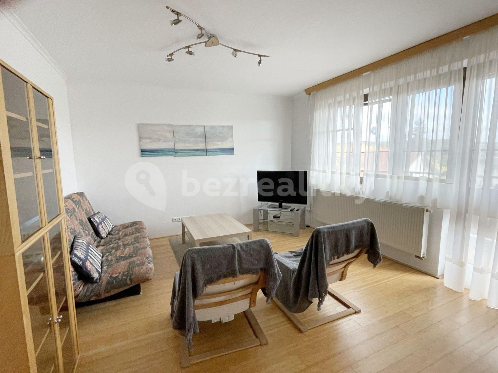 3 bedroom with open-plan kitchen flat to rent, 112 m², na staré cestě, Prague, Prague