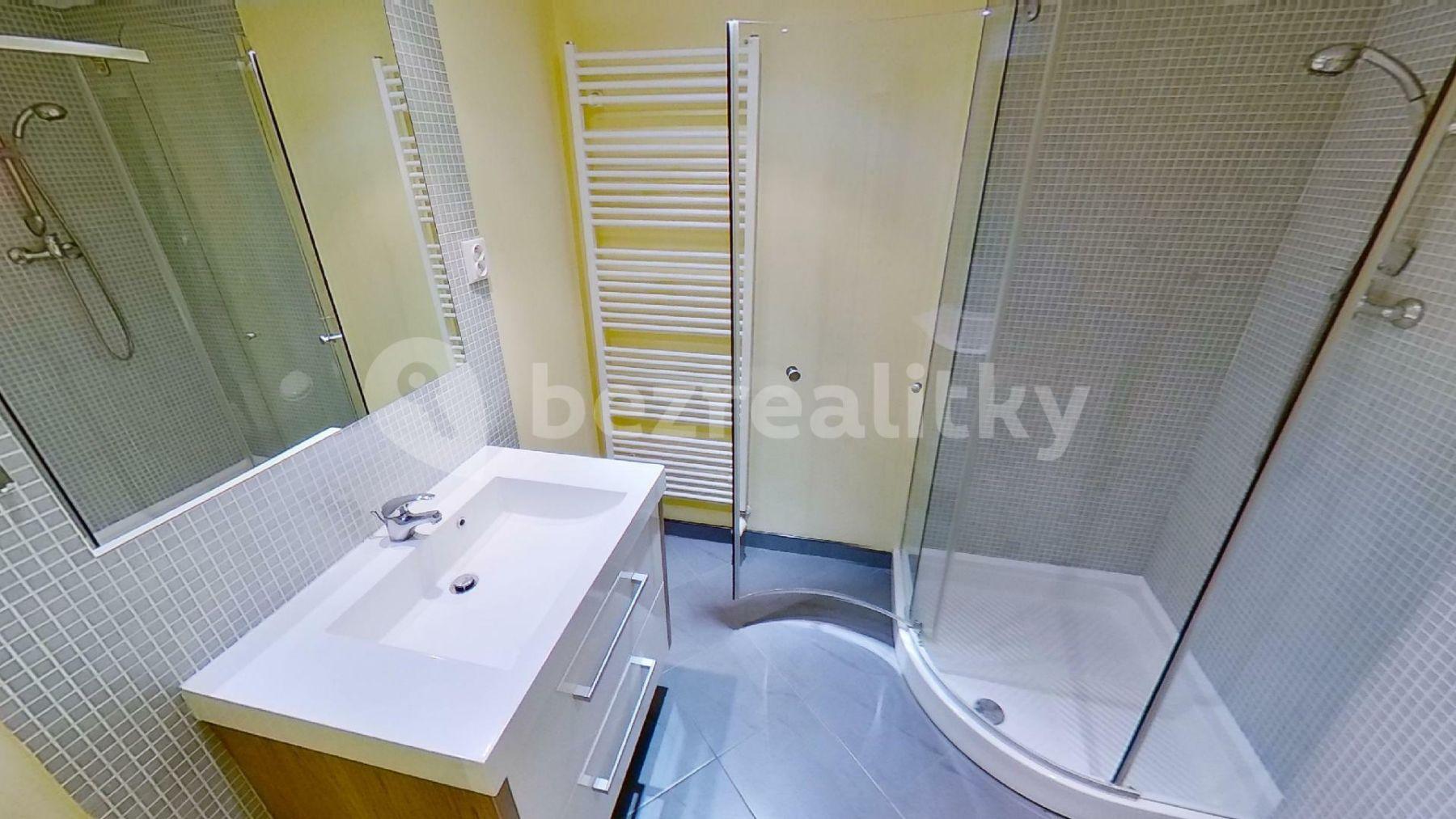 Studio flat to rent, 36 m², Špitálská, Hradec Králové, Královéhradecký Region