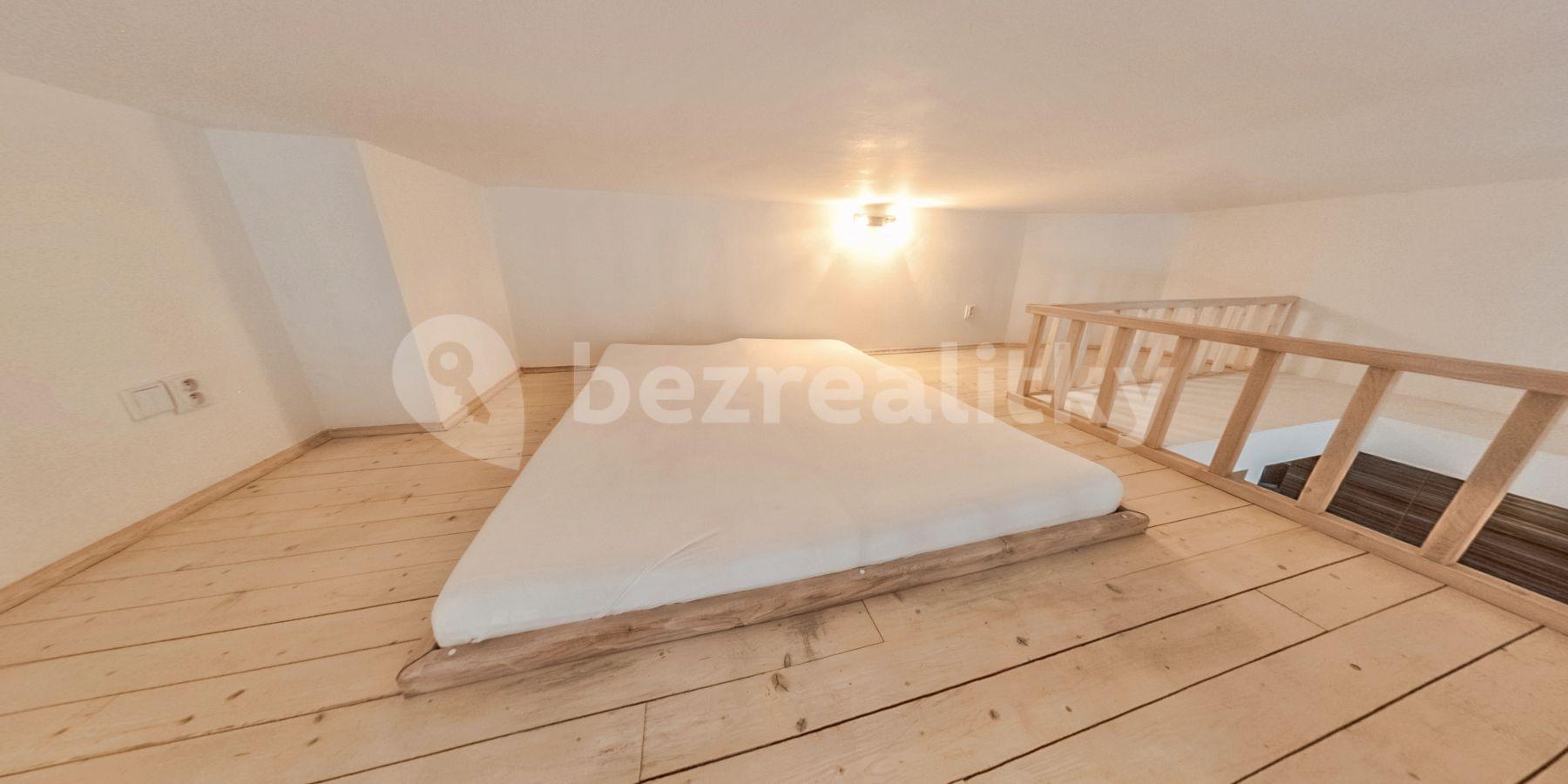 Studio flat to rent, 50 m², Špitálská, Hradec Králové, Královéhradecký Region