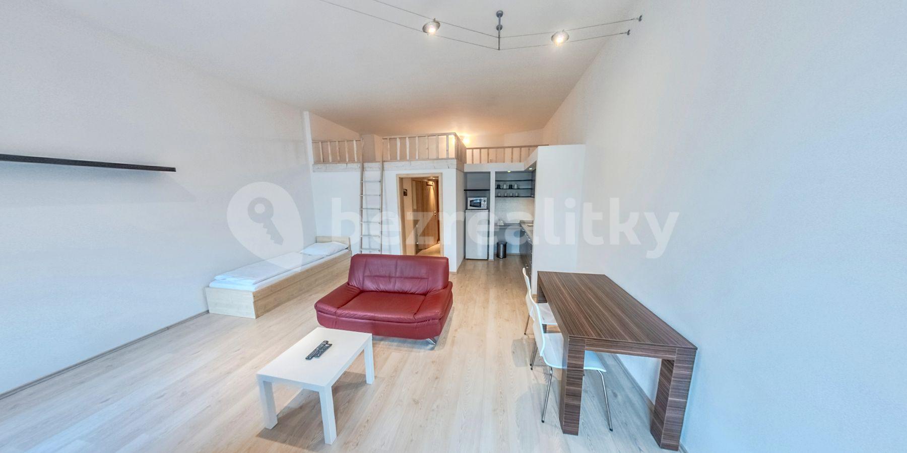 Studio flat to rent, 50 m², Špitálská, Hradec Králové, Královéhradecký Region