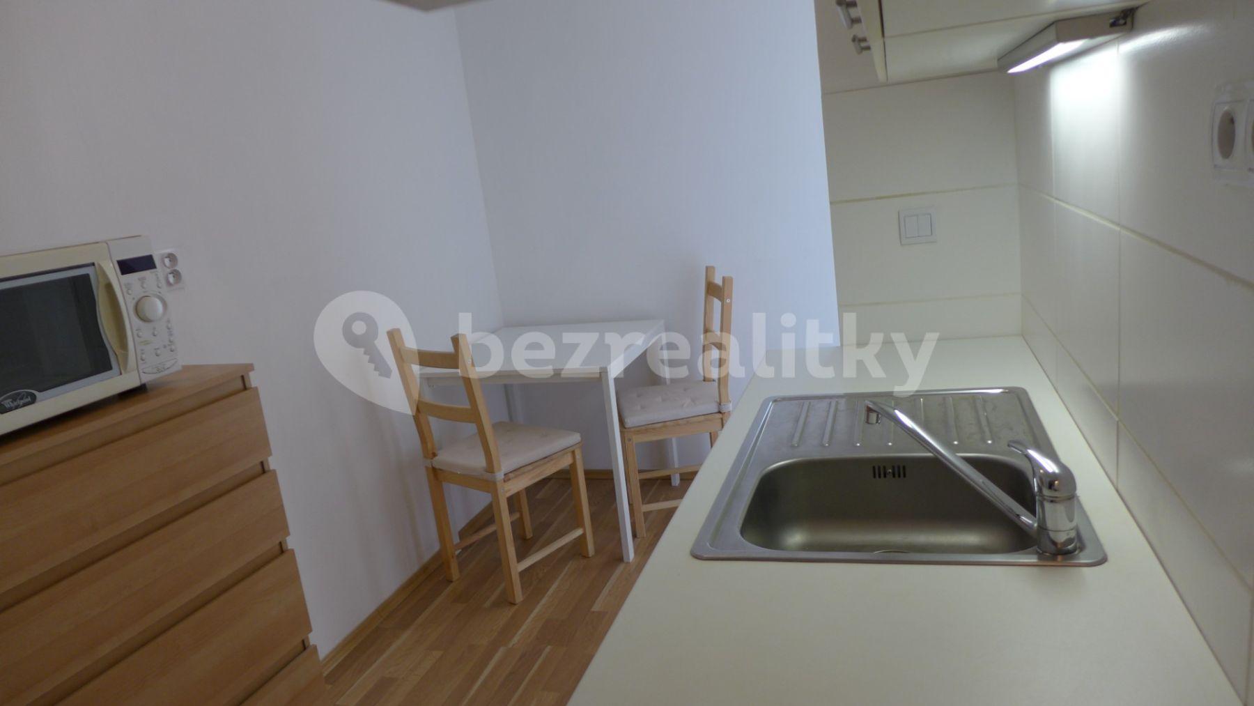 2 bedroom flat to rent, 45 m², Kardašovská, Prague, Prague