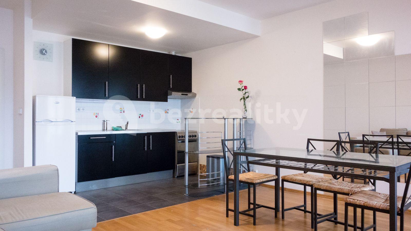 Small studio flat to rent, 41 m², Heinemannova, Prague, Prague