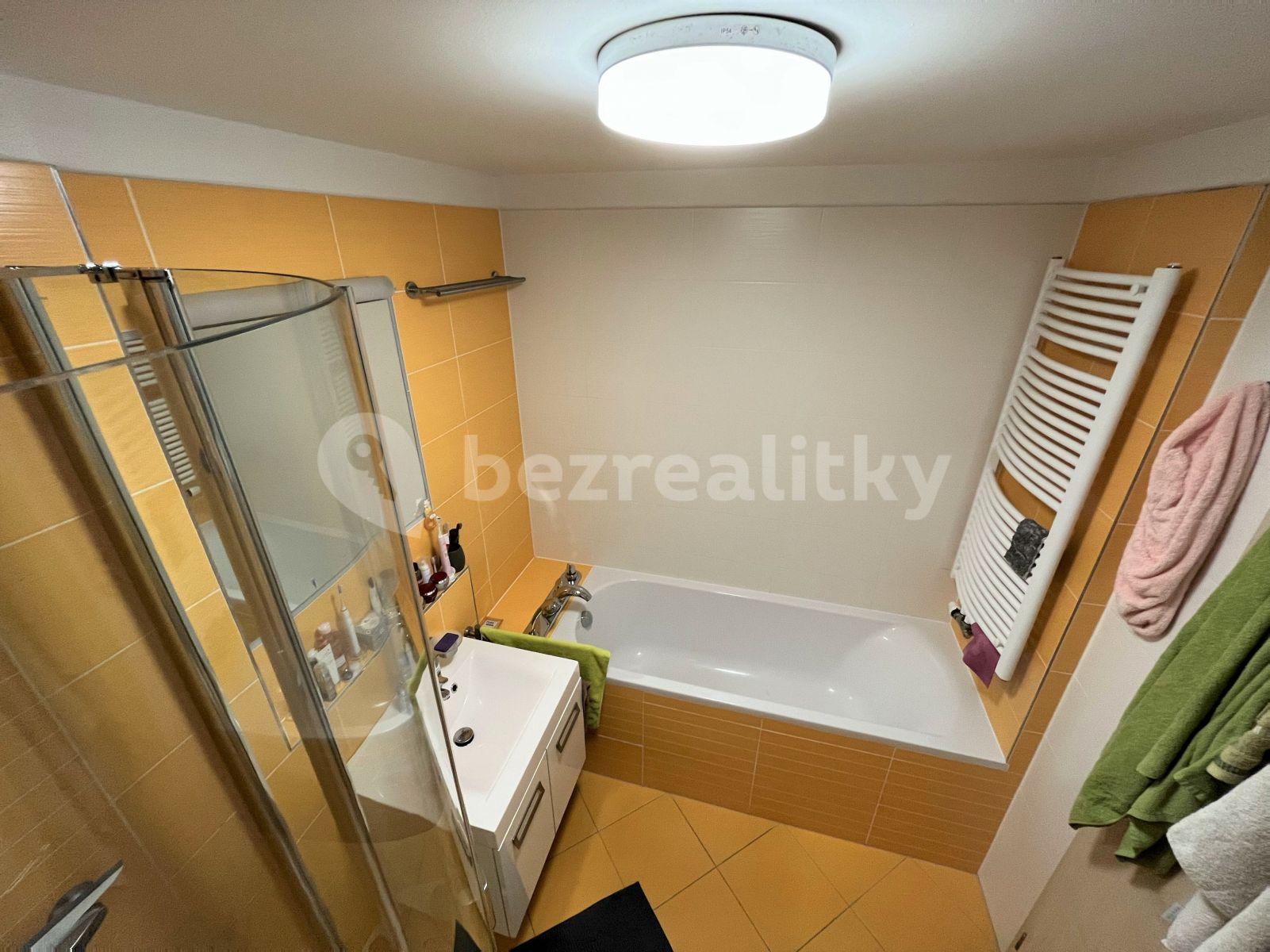 2 bedroom with open-plan kitchen flat to rent, 78 m², Nademlejnská, Prague, Prague