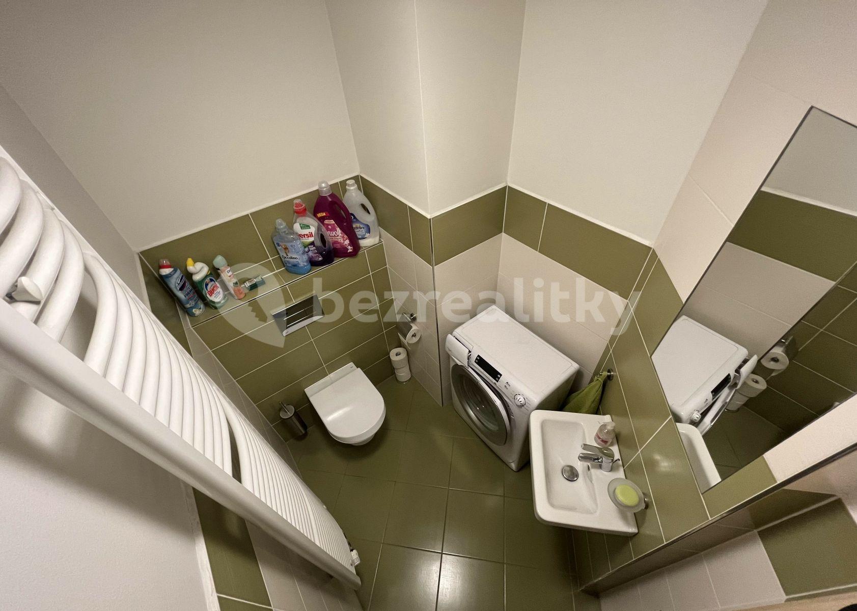 2 bedroom with open-plan kitchen flat to rent, 78 m², Nademlejnská, Prague, Prague