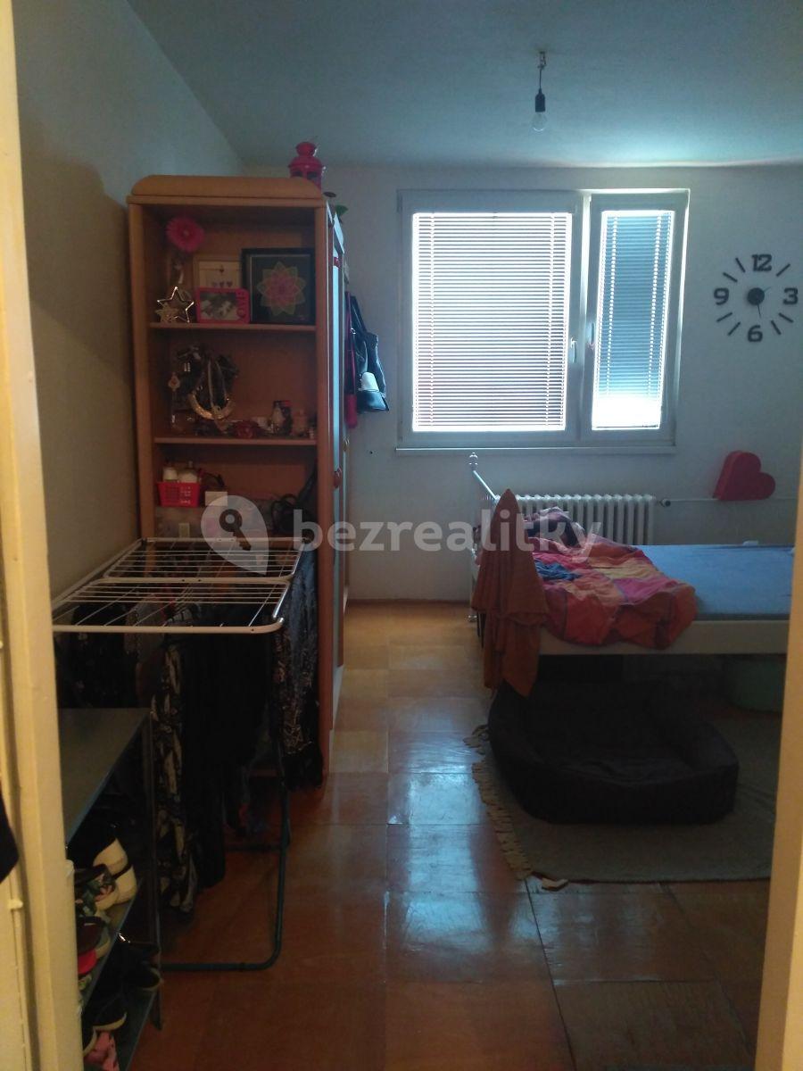 Small studio flat to rent, 25 m², Vítězslava Nezvala, Frýdek-Místek, Moravskoslezský Region