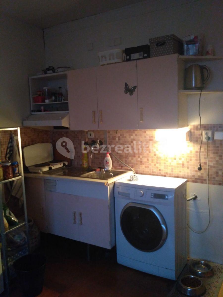 Small studio flat to rent, 25 m², Vítězslava Nezvala, Frýdek-Místek, Moravskoslezský Region