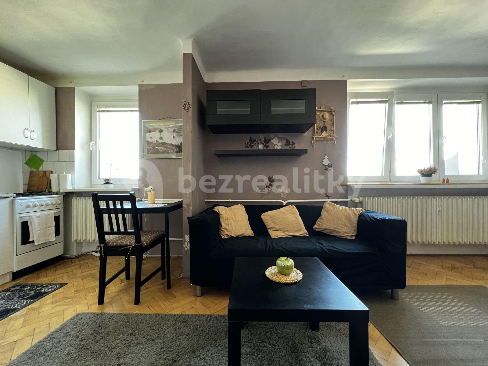 Studio flat to rent, 34 m², Jeseniova, Prague, Prague