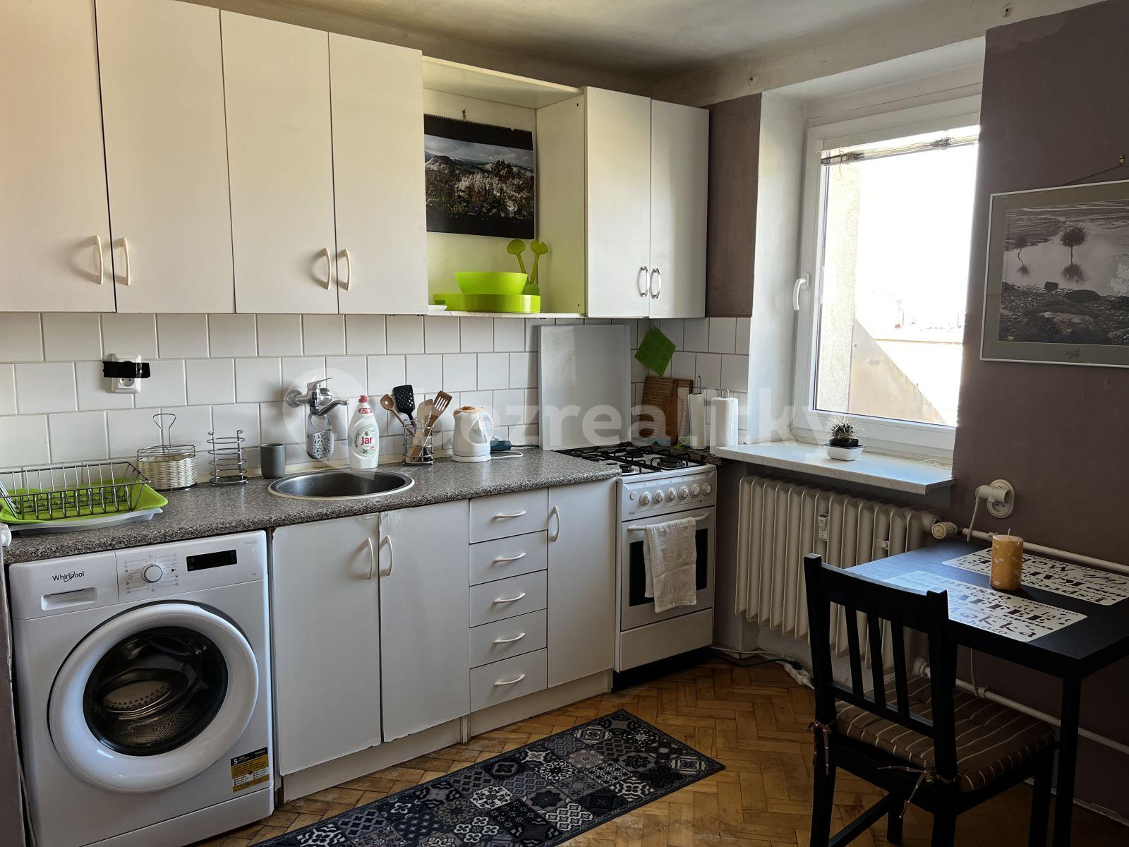 Studio flat to rent, 34 m², Jeseniova, Prague, Prague