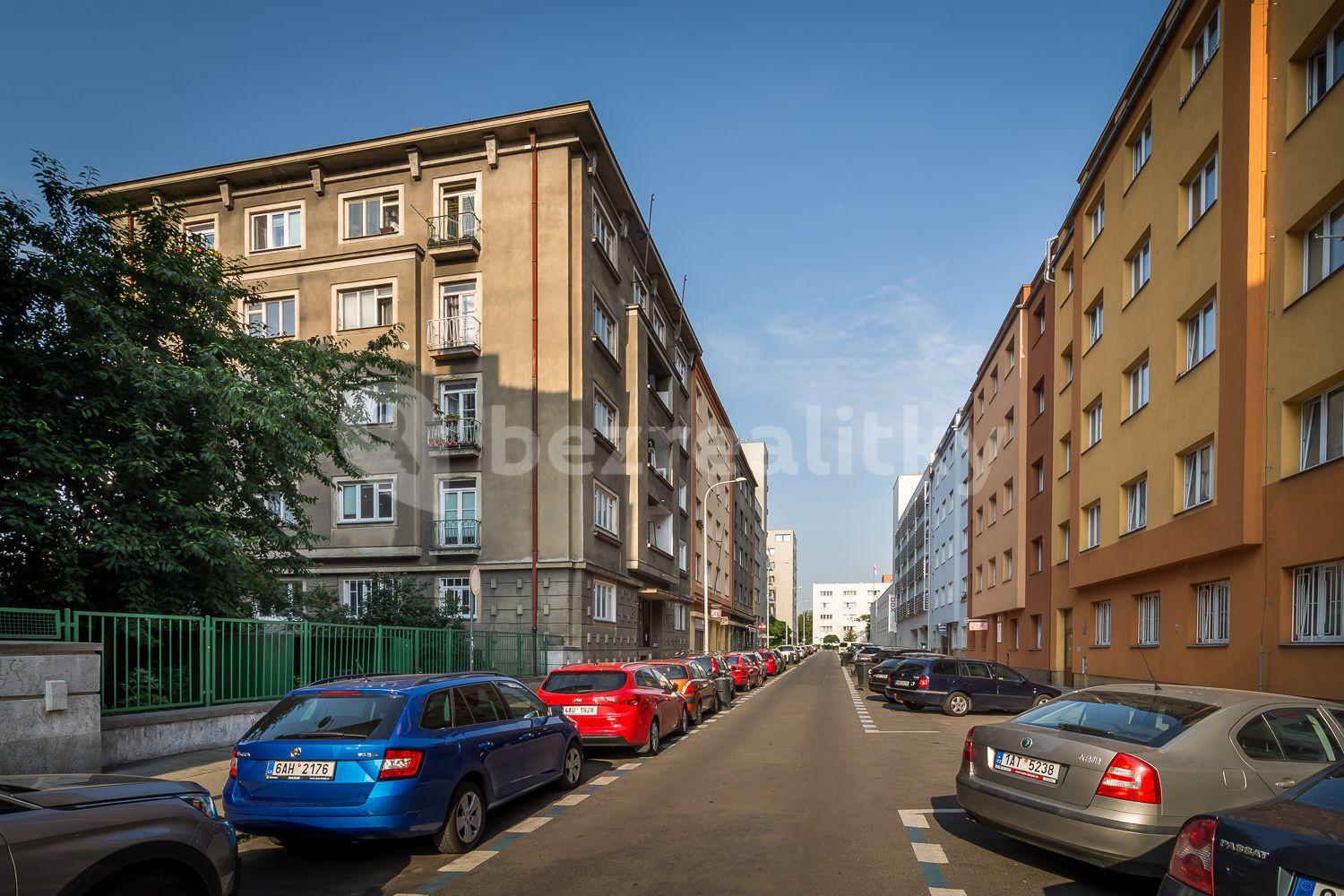 1 bedroom with open-plan kitchen flat to rent, 51 m², Poupětova, Prague, Prague