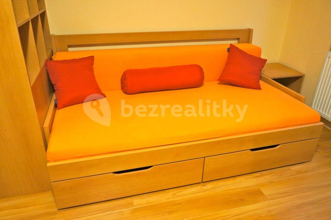 Studio flat to rent, 35 m², Průběžná, Jesenice, Středočeský Region