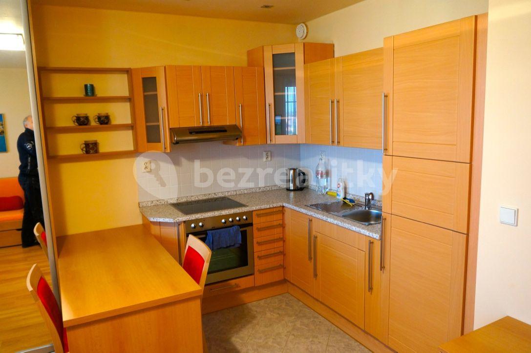 Studio flat to rent, 35 m², Průběžná, Jesenice, Středočeský Region