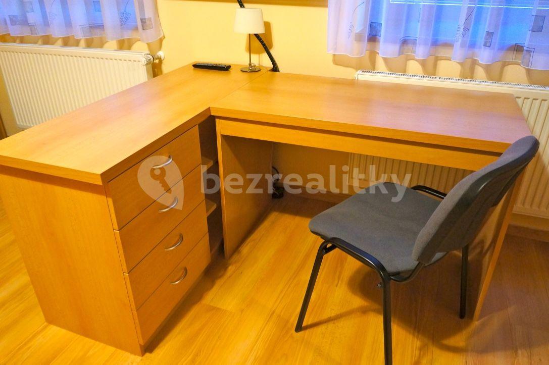 Studio flat to rent, 35 m², Průběžná, Jesenice, Středočeský Region