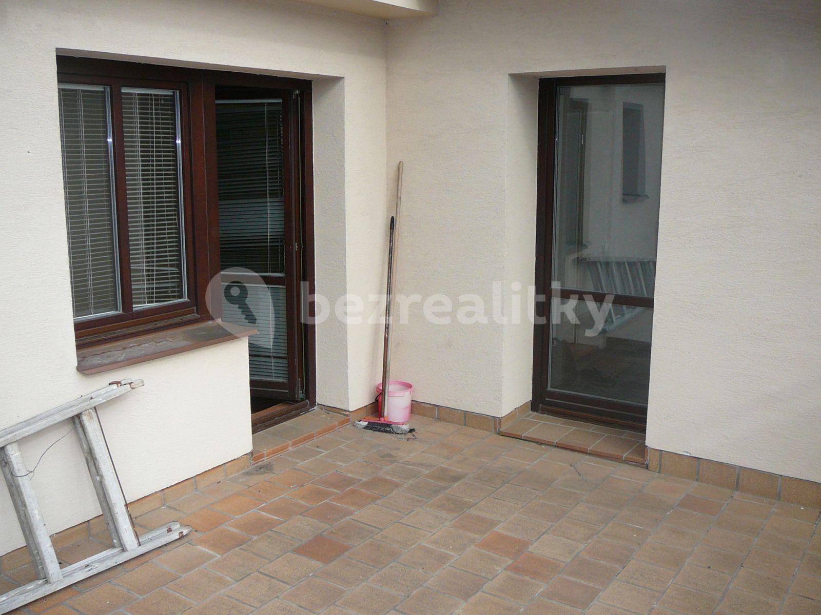 2 bedroom with open-plan kitchen flat to rent, 65 m², Svatoplukova, Brno, Jihomoravský Region