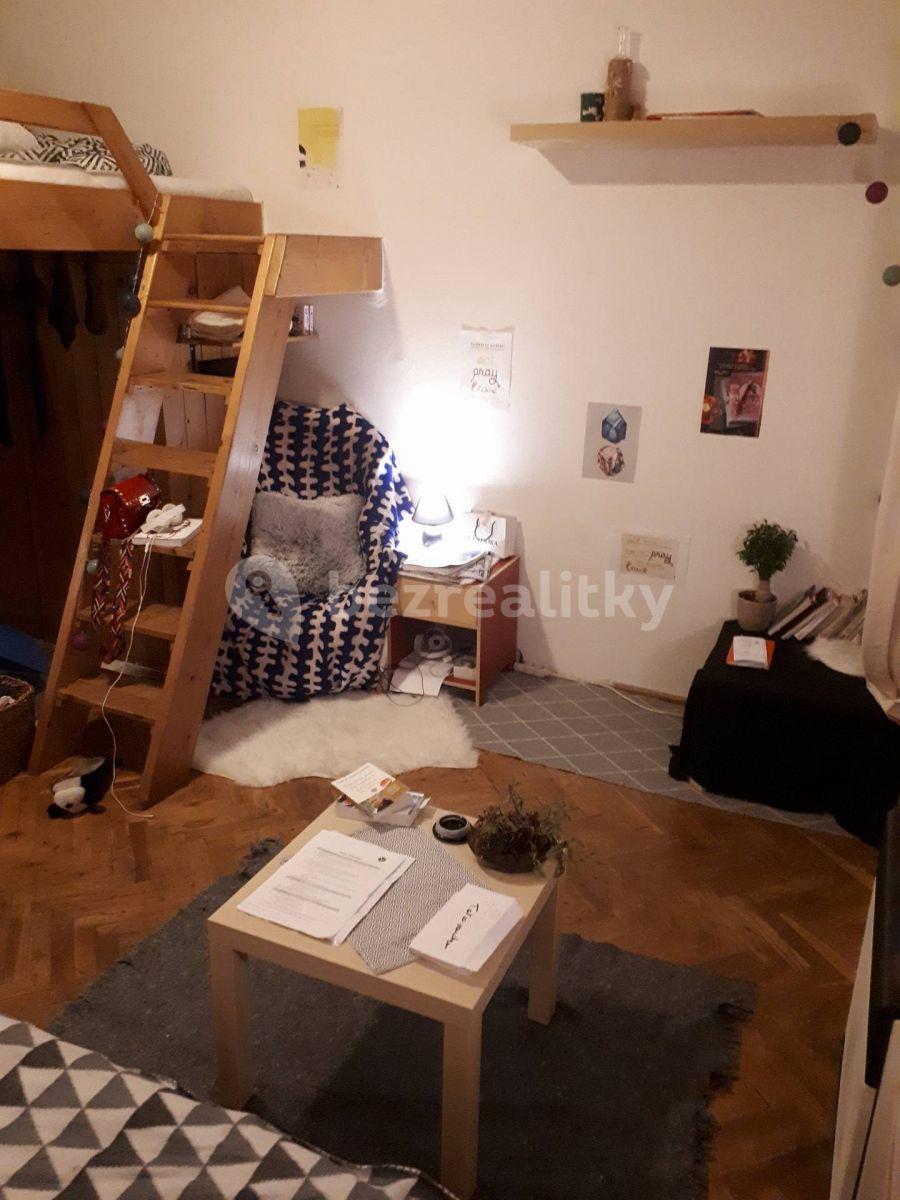 Studio flat to rent, 26 m², Kolbenova, Prague, Prague