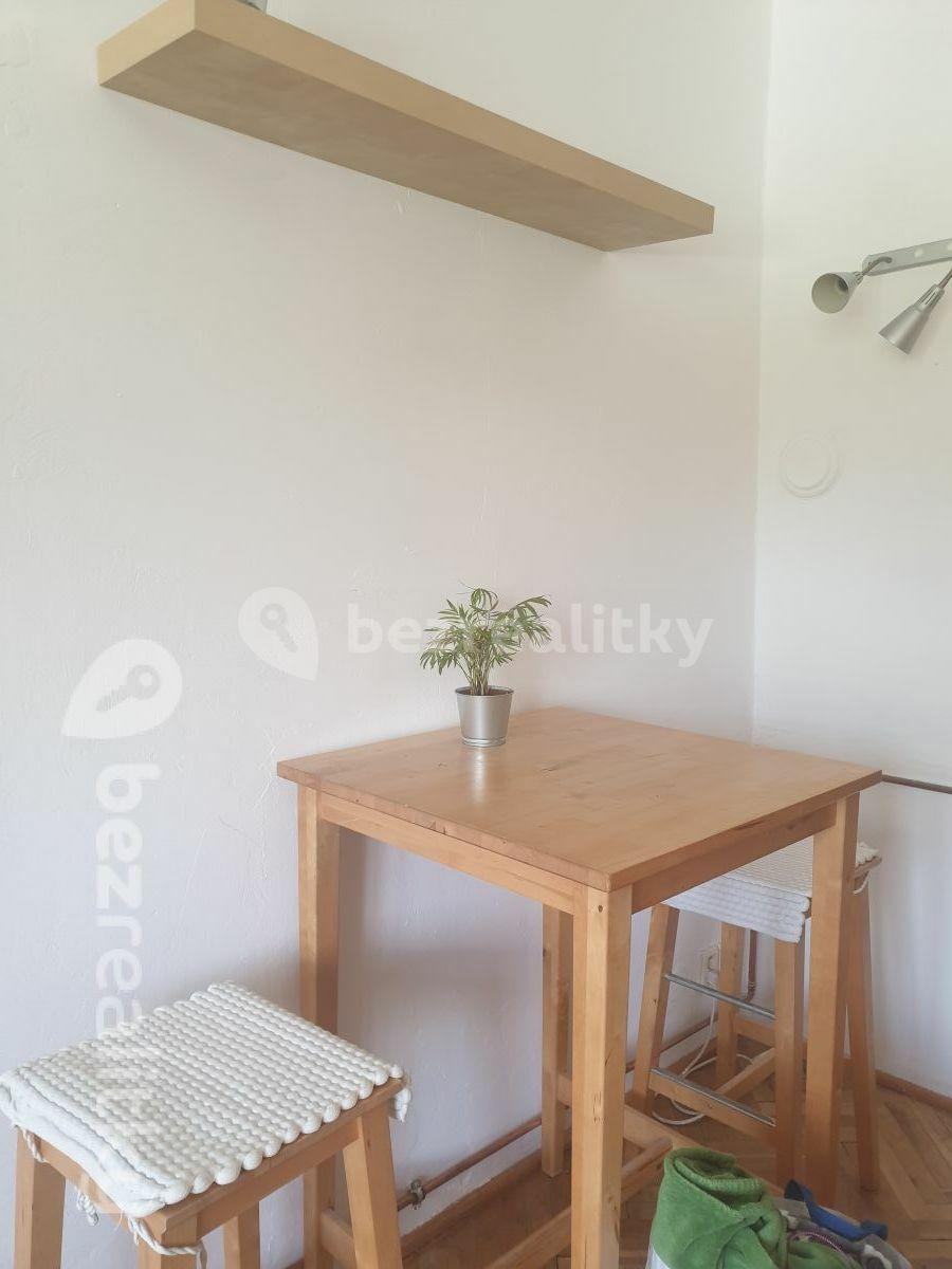 Studio flat to rent, 26 m², Kolbenova, Prague, Prague