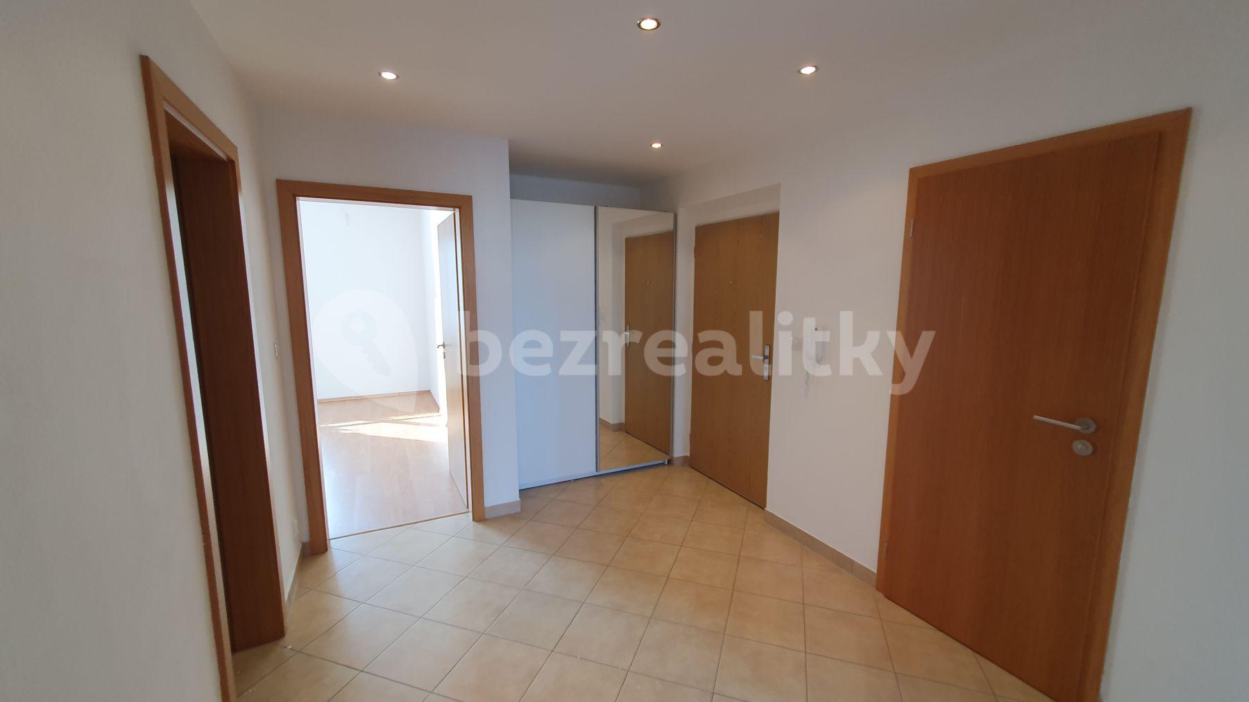 2 bedroom with open-plan kitchen flat to rent, 103 m², Sazovická, Prague, Prague