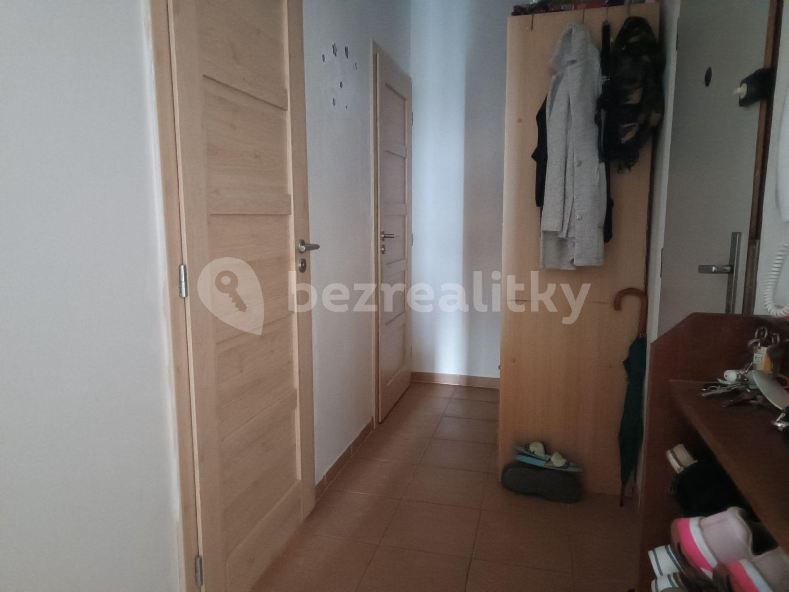 2 bedroom with open-plan kitchen flat to rent, 67 m², Rezlerova, Prague, Prague