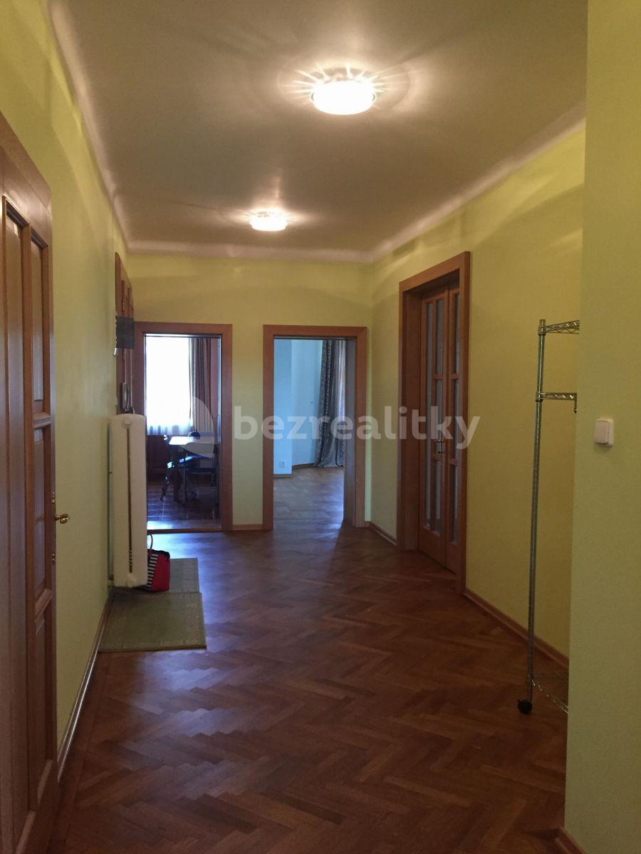 3 bedroom flat to rent, 140 m², Lipová, Brno, Jihomoravský Region