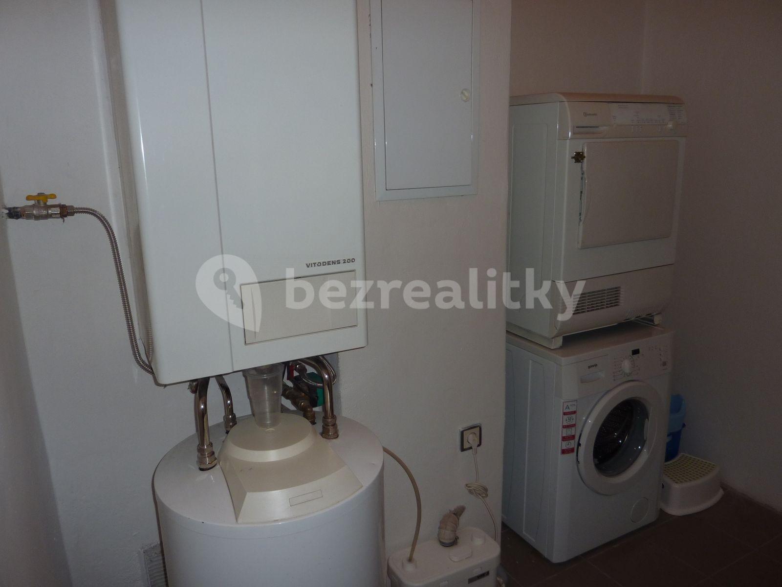 2 bedroom with open-plan kitchen flat to rent, 119 m², Stavitelská, Prague, Prague