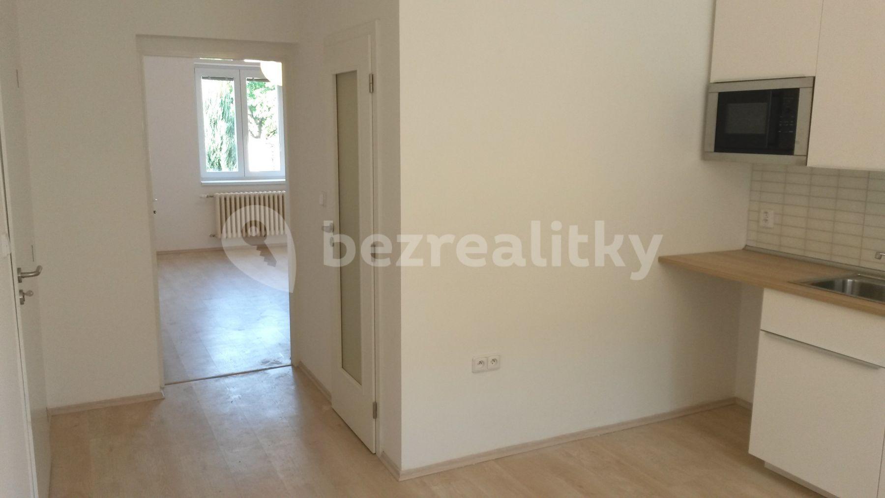 1 bedroom flat to rent, 35 m², V Ráji, Pardubice, Pardubický Region