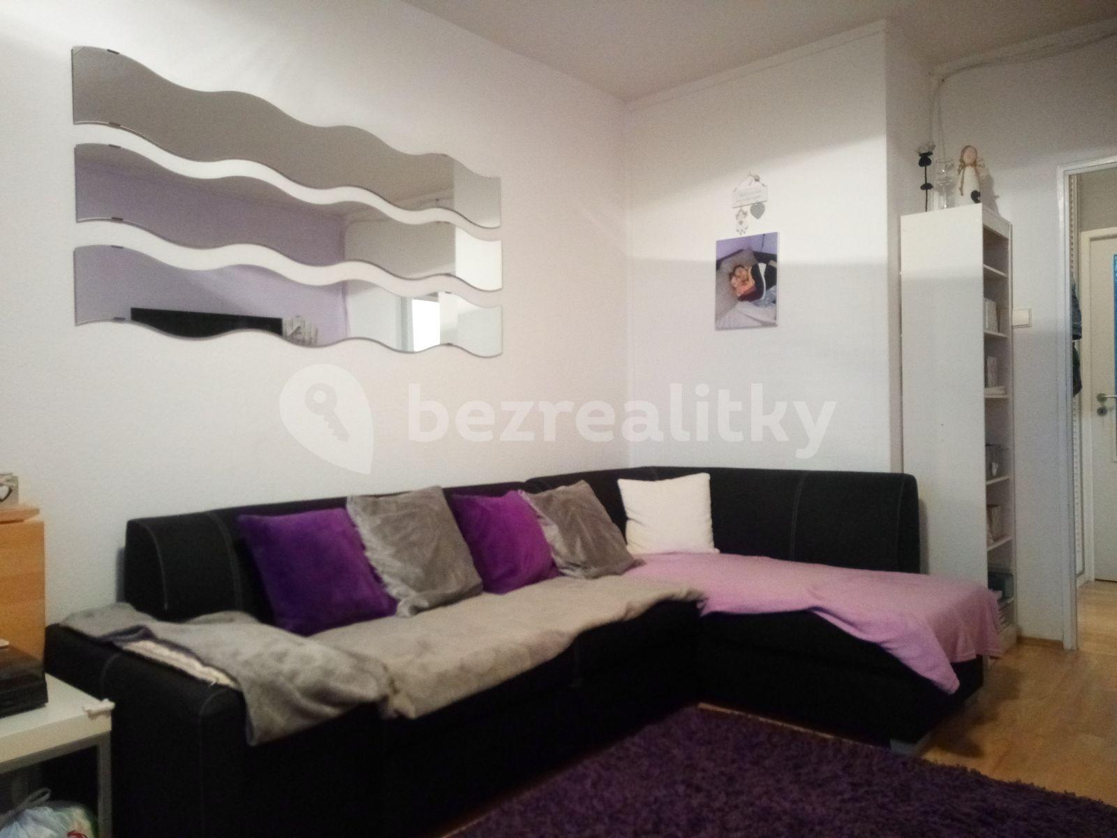 3 bedroom flat to rent, 60 m², Veltruská, Prague, Prague