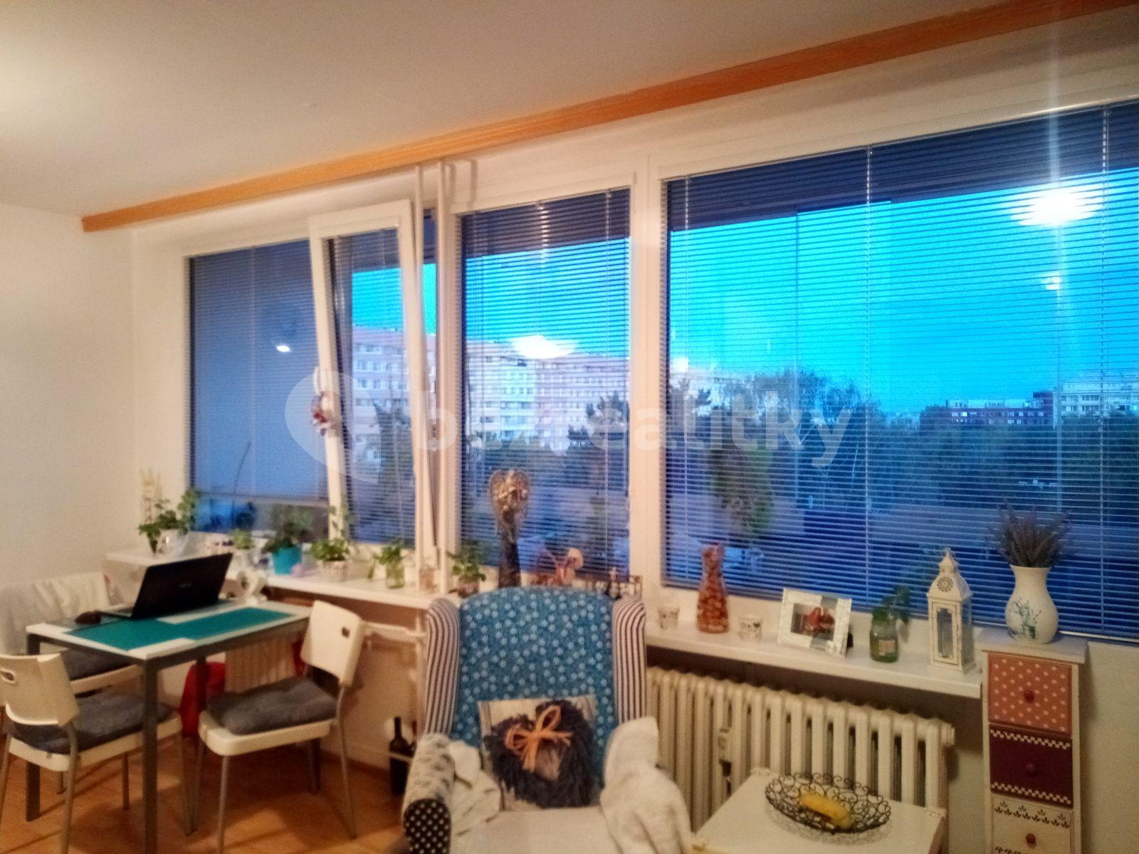 3 bedroom flat to rent, 60 m², Veltruská, Prague, Prague