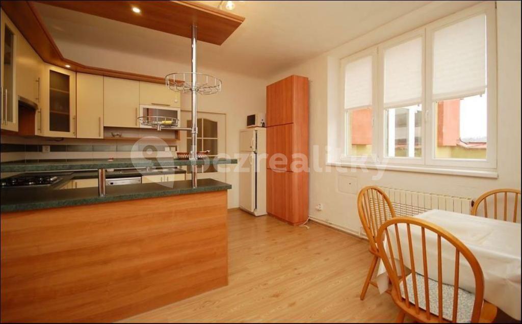 2 bedroom with open-plan kitchen flat to rent, 105 m², Tovární, Prague, Prague