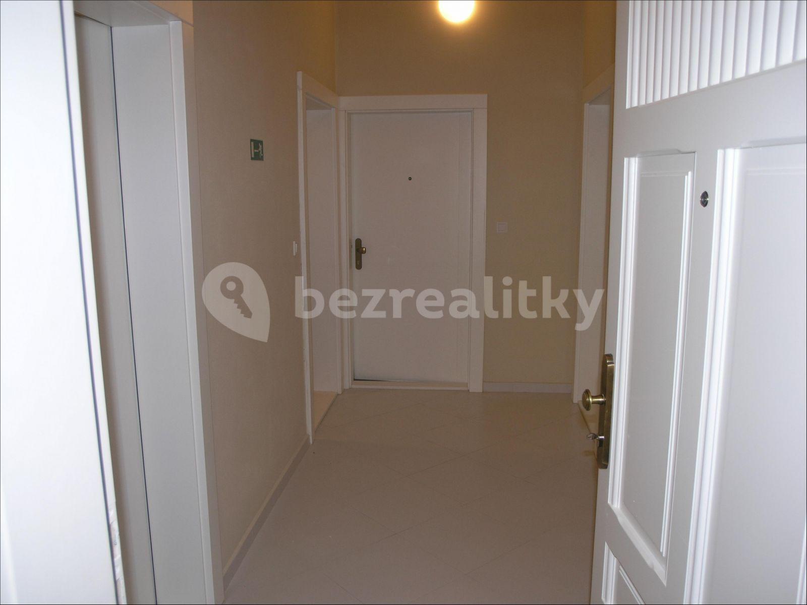 Studio flat to rent, 34 m², Šimáčkova, Prague, Prague