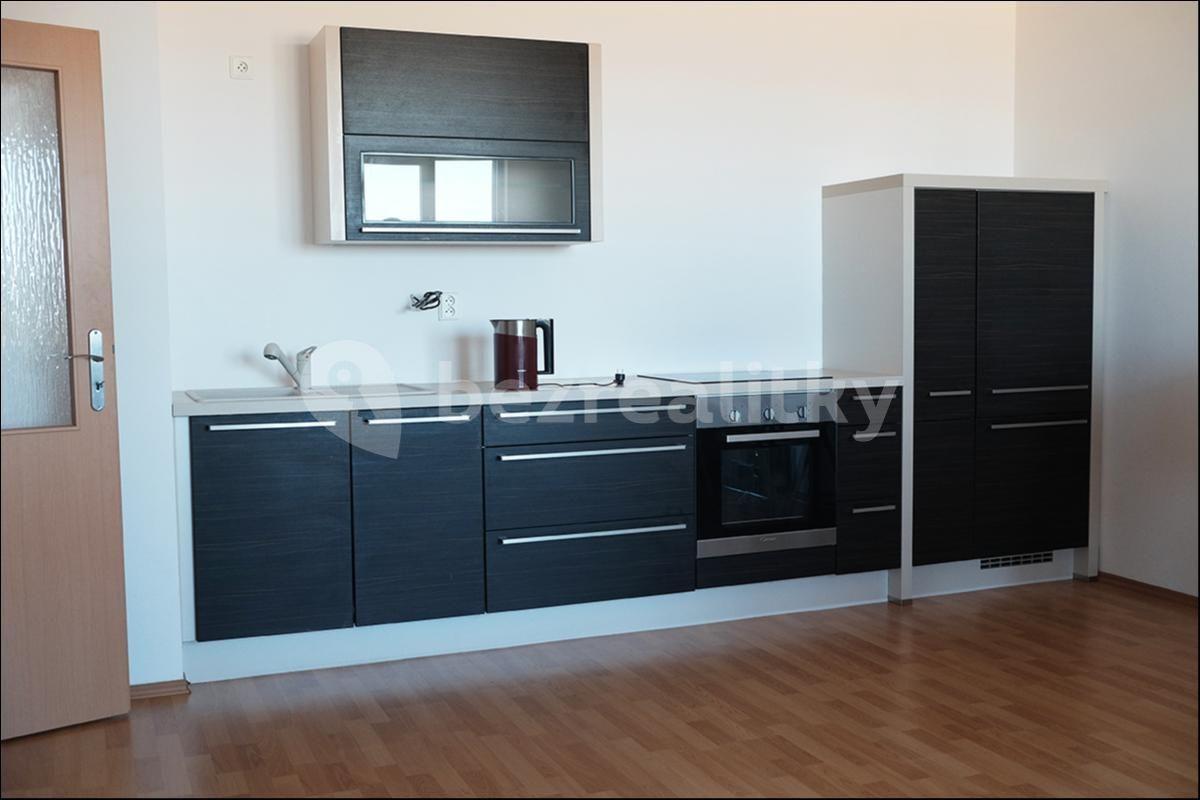 2 bedroom with open-plan kitchen flat to rent, 84 m², ulice Generála Selnera, Kladno, Středočeský Region