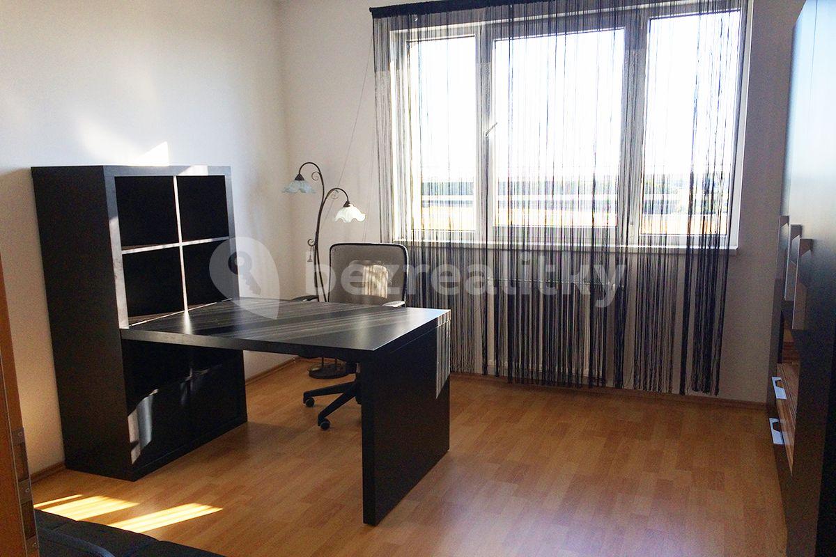 2 bedroom with open-plan kitchen flat to rent, 84 m², ulice Generála Selnera, Kladno, Středočeský Region