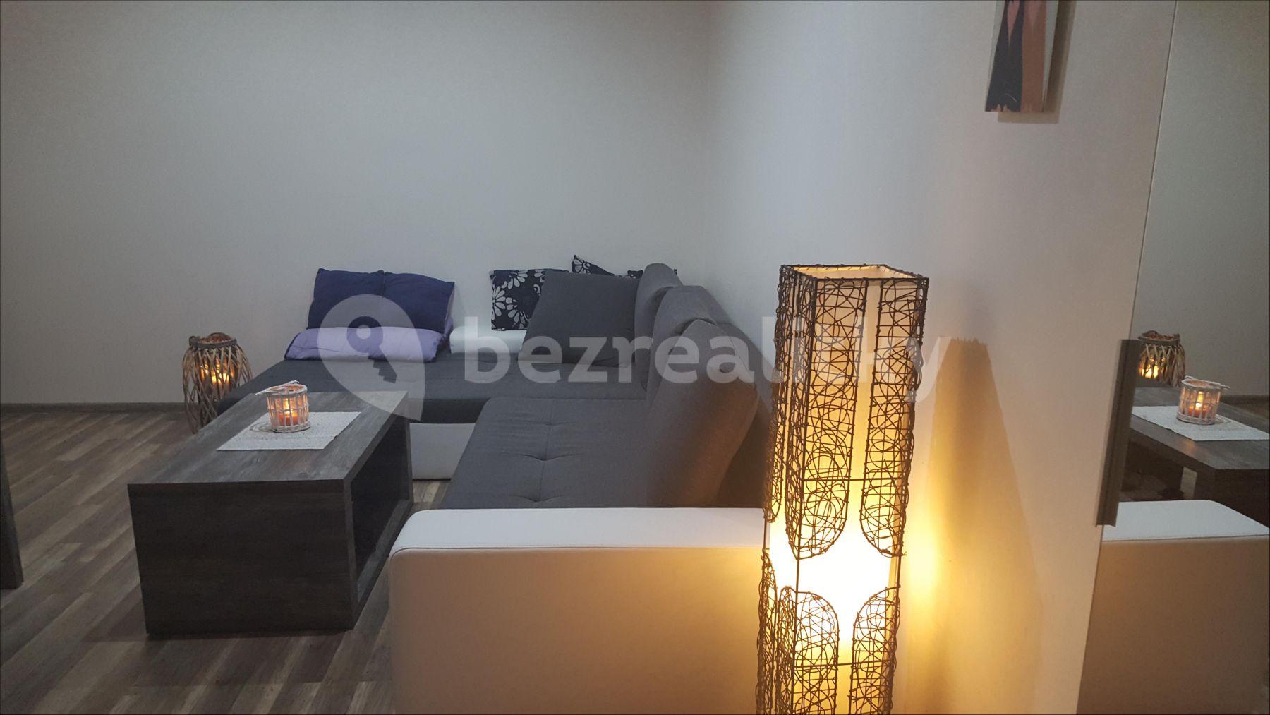 1 bedroom with open-plan kitchen flat to rent, 40 m², Garážní, Ostrava, Moravskoslezský Region