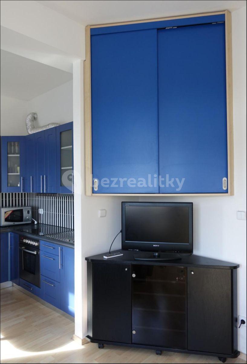 Studio flat to rent, 33 m², Českomoravská, Prague, Prague