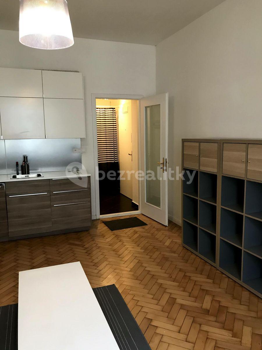 Studio flat to rent, 34 m², Šimáčkova, Prague, Prague