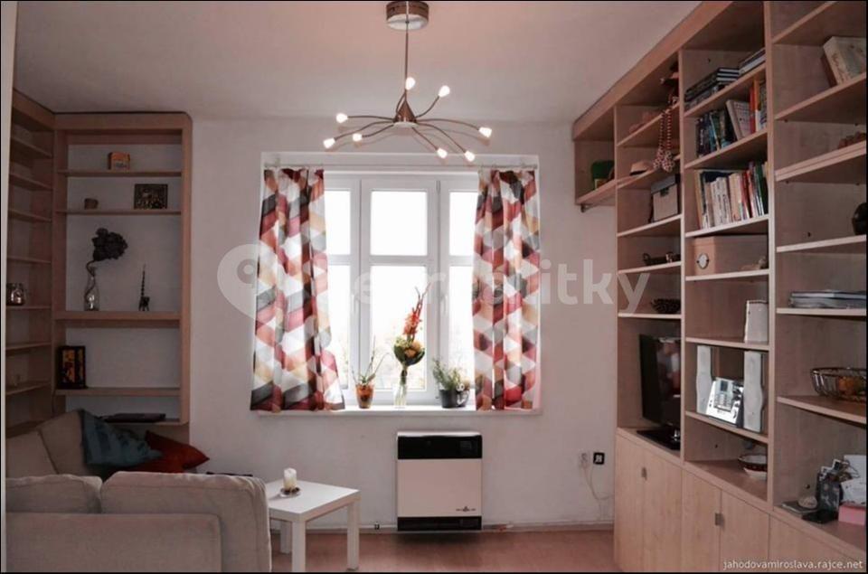 1 bedroom with open-plan kitchen flat to rent, 58 m², U Vysočanského pivovaru, Prague, Prague