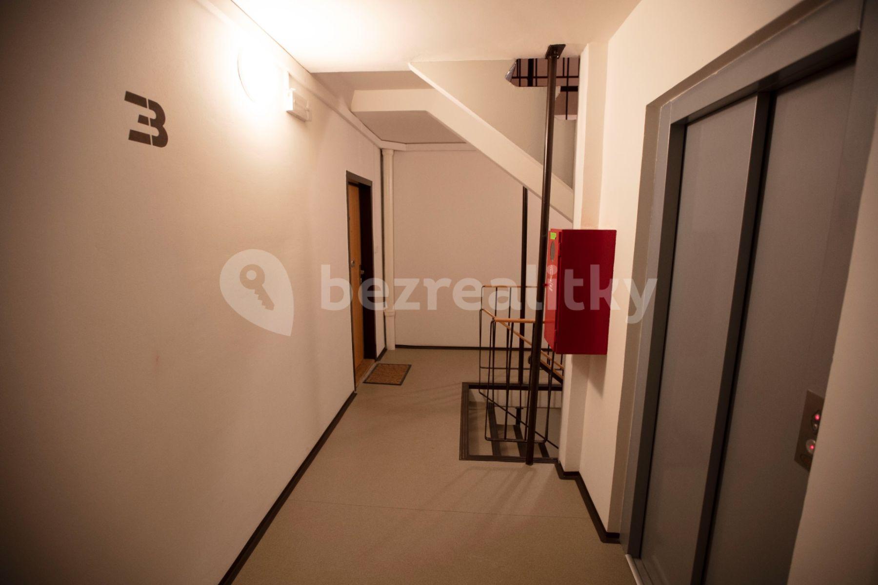 2 bedroom with open-plan kitchen flat to rent, 67 m², Jažlovická, Prague, Prague