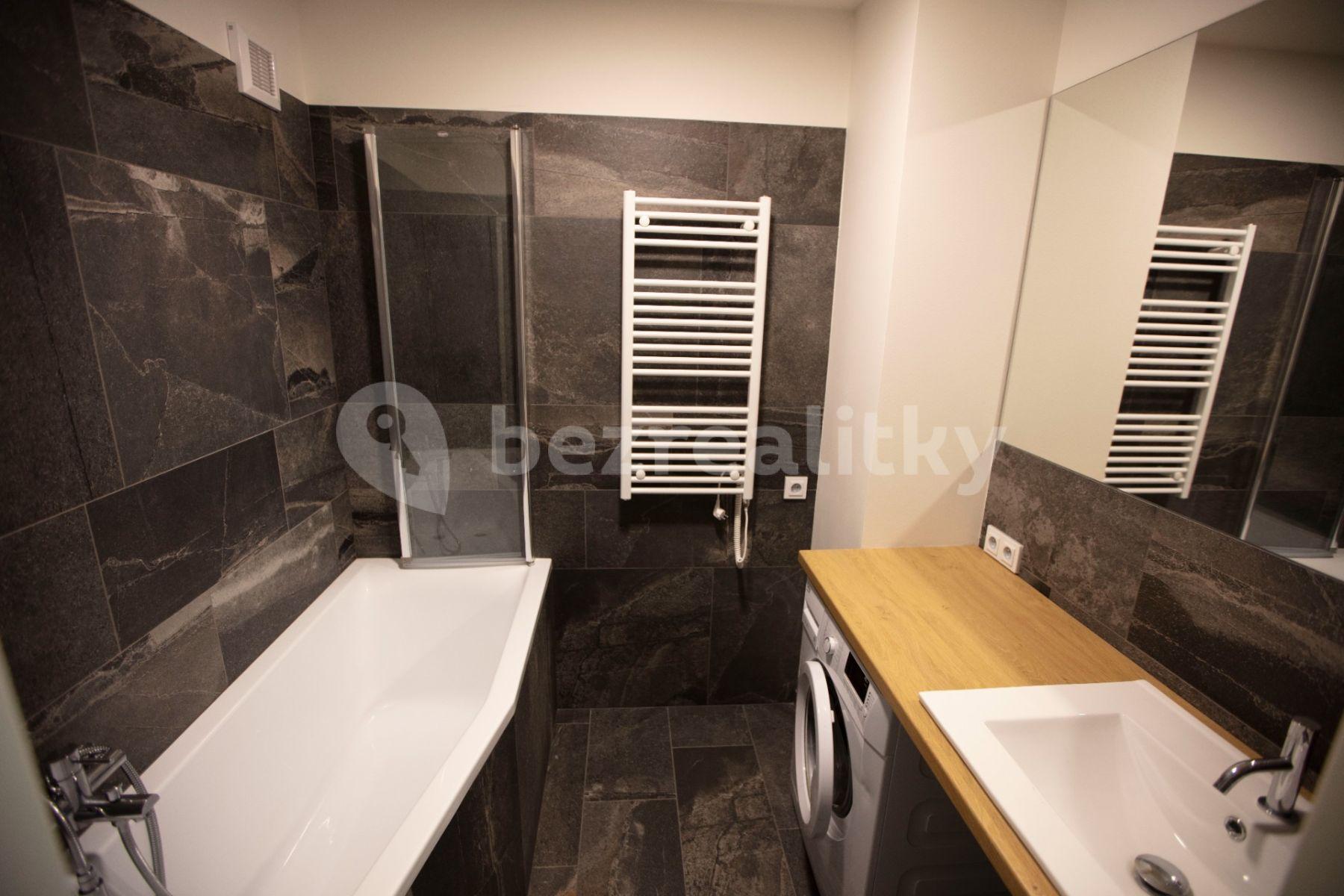 2 bedroom with open-plan kitchen flat to rent, 67 m², Jažlovická, Prague, Prague