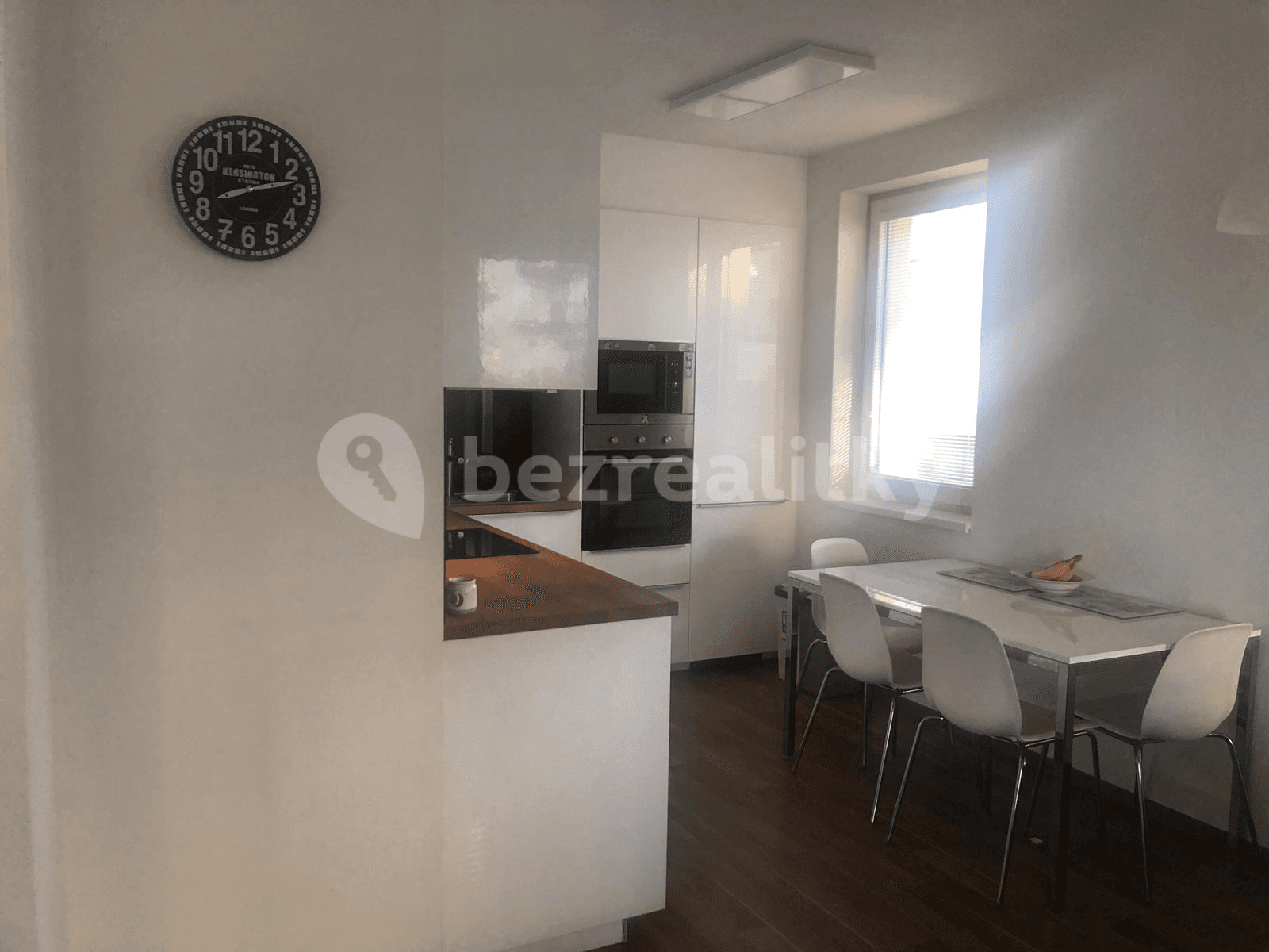 1 bedroom with open-plan kitchen flat to rent, 65 m², Rižská, Prague, Prague