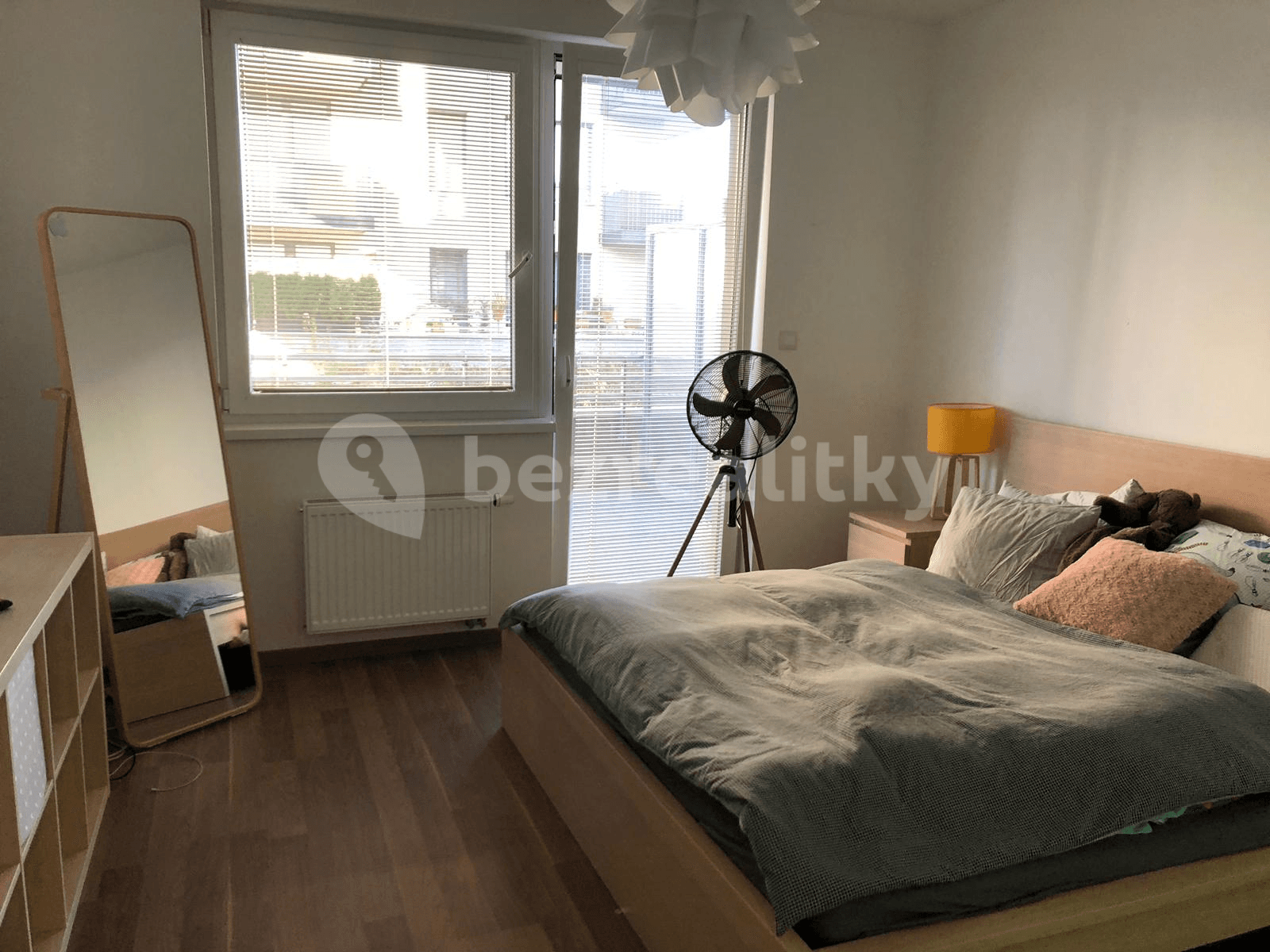 1 bedroom with open-plan kitchen flat to rent, 65 m², Rižská, Prague, Prague