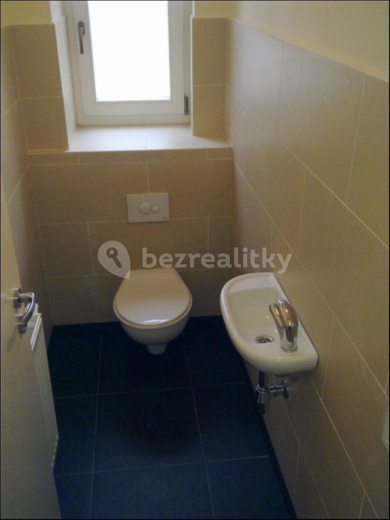 2 bedroom with open-plan kitchen flat to rent, 74 m², Moravská, Karlovy Vary, Karlovarský Region