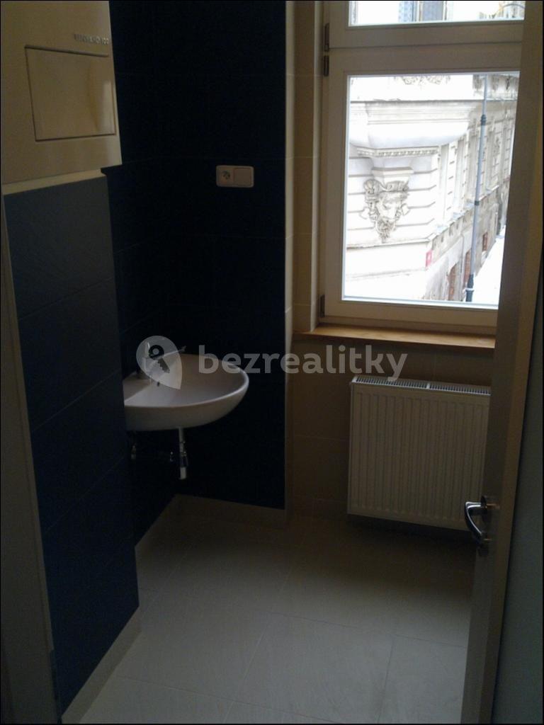 2 bedroom with open-plan kitchen flat to rent, 74 m², Moravská, Karlovy Vary, Karlovarský Region