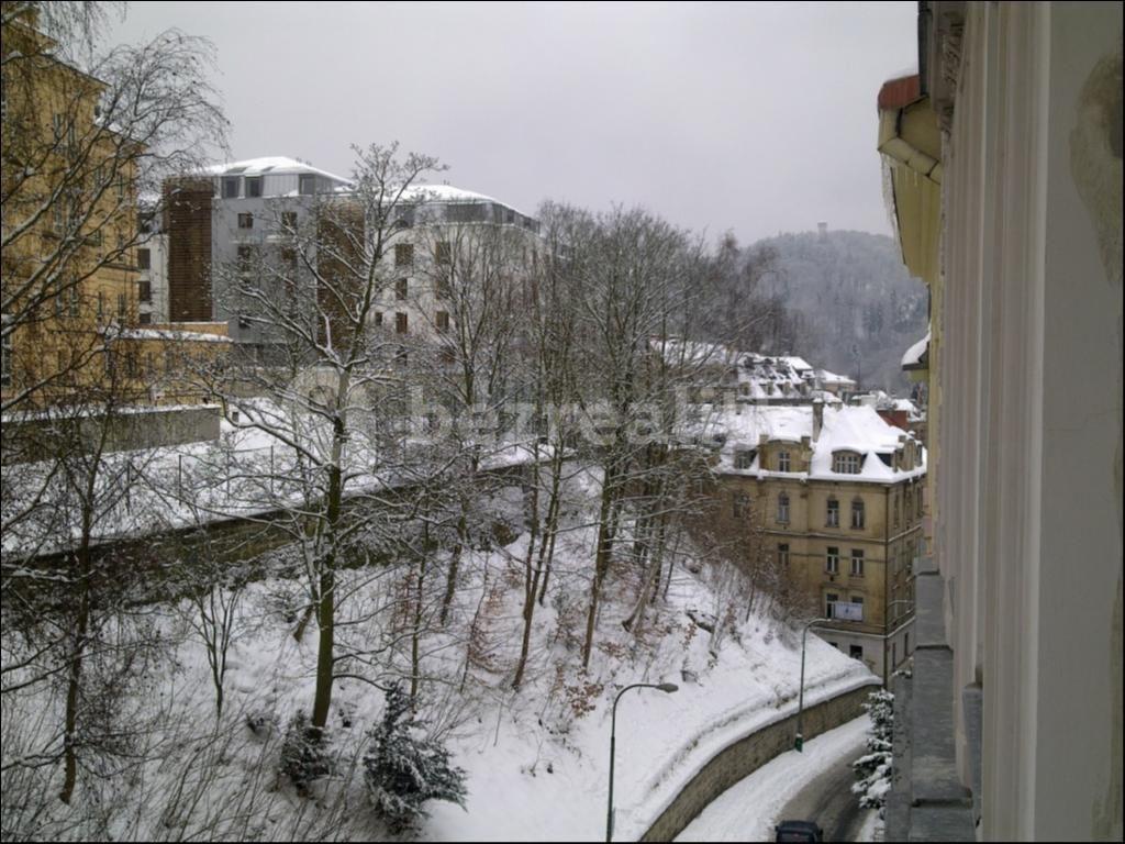 2 bedroom with open-plan kitchen flat to rent, 74 m², Moravská, Karlovy Vary, Karlovarský Region