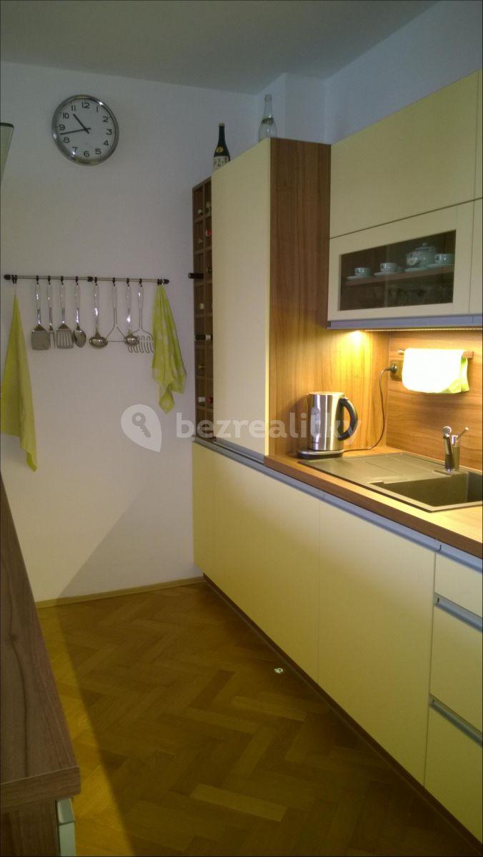 2 bedroom with open-plan kitchen flat to rent, 68 m², Prachnerova, Prague, Prague