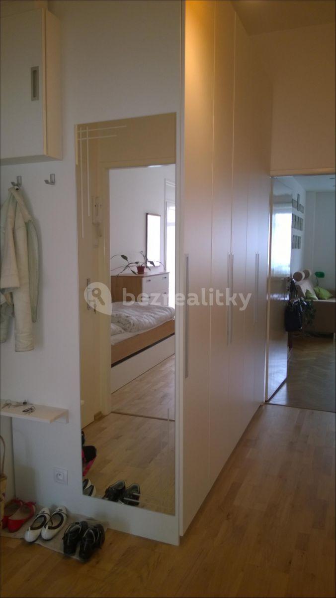 2 bedroom with open-plan kitchen flat to rent, 68 m², Prachnerova, Prague, Prague