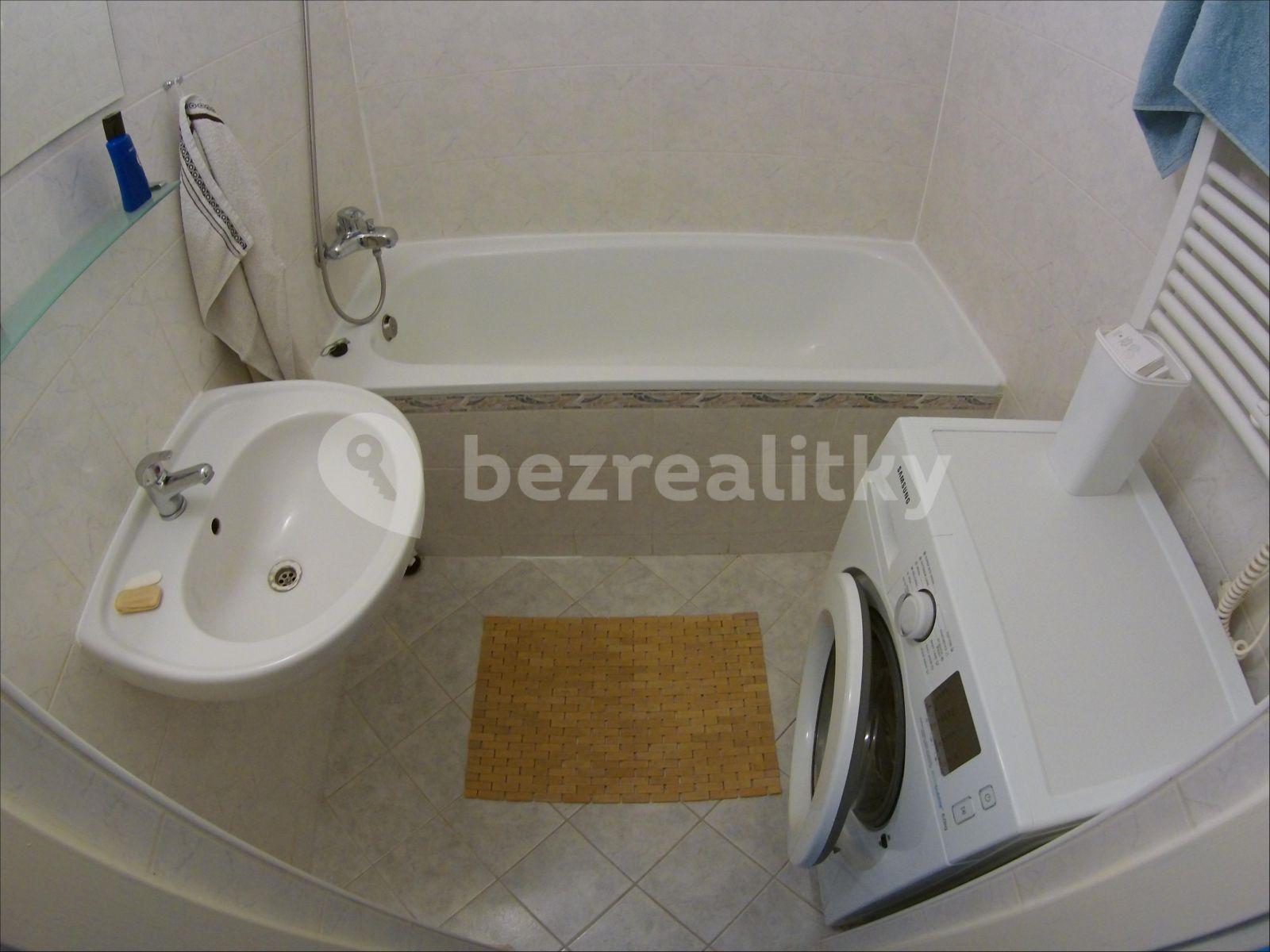 2 bedroom flat to rent, 61 m², náměstí V. Řezáče, Karlovy Vary, Karlovarský Region