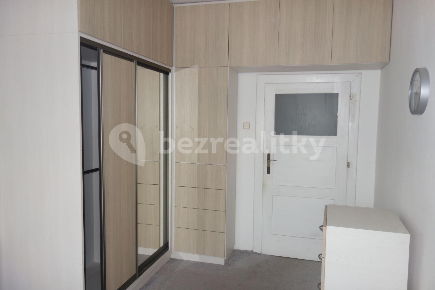 1 bedroom with open-plan kitchen flat to rent, 42 m², Biskupcova, Prague, Prague