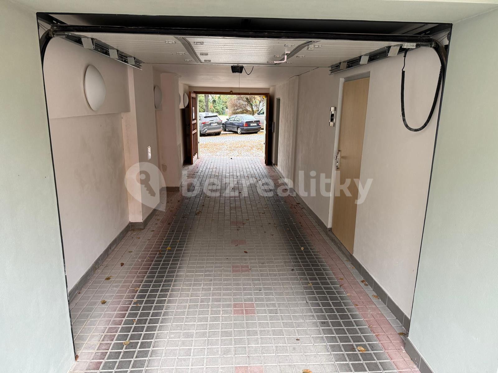 garage to rent, 15 m², Bořivojova, Prague, Prague