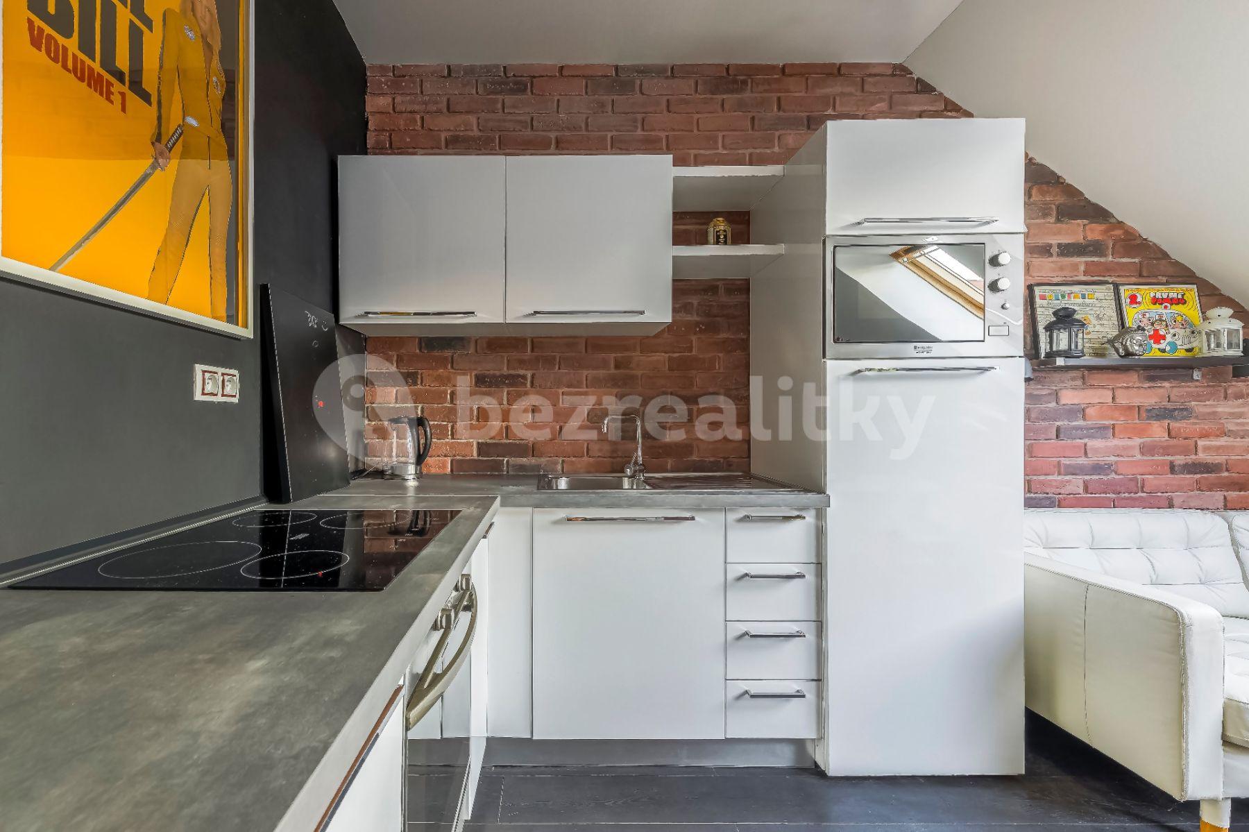 3 bedroom flat to rent, 100 m², Tolstého, Prague, Prague