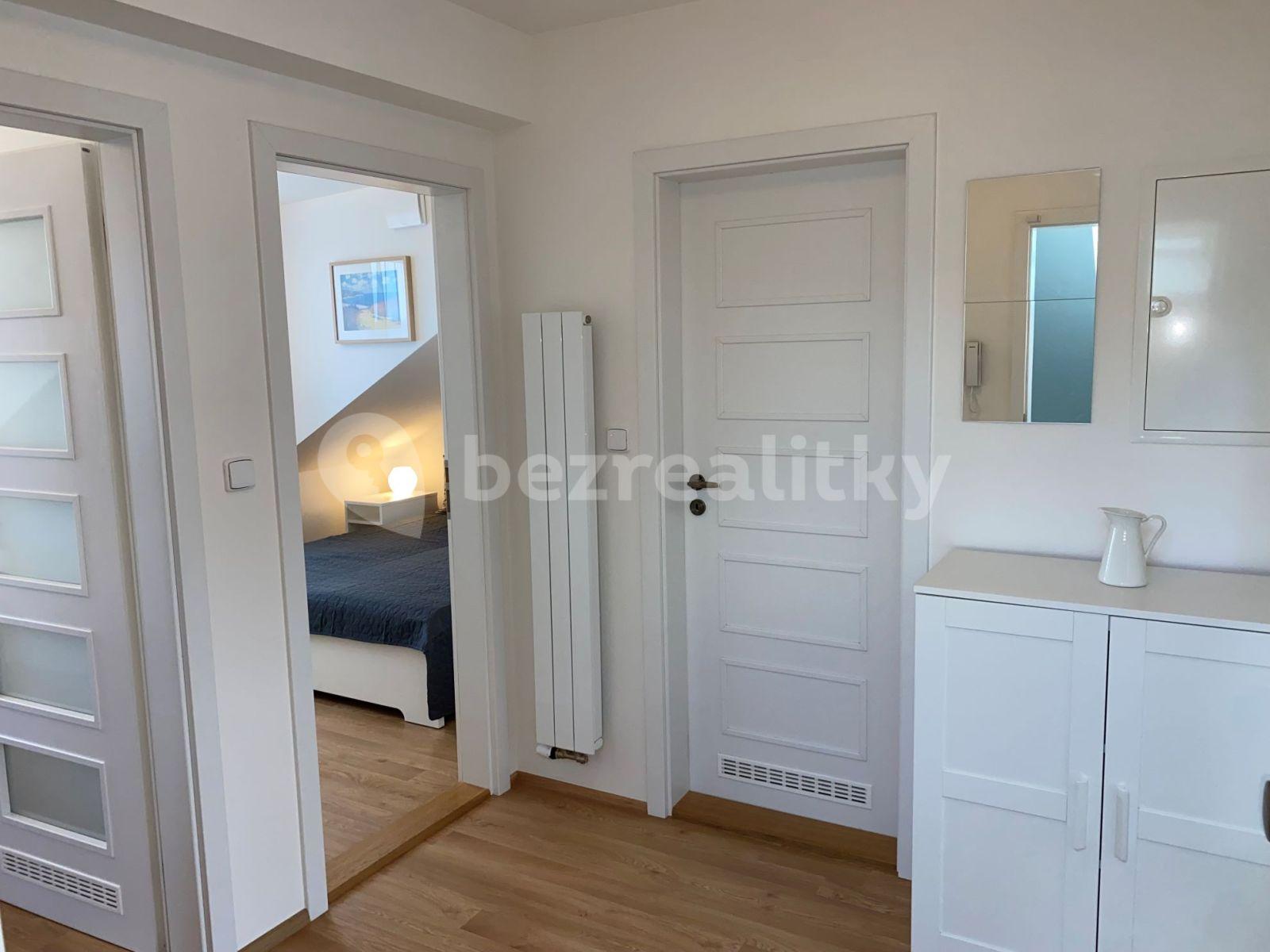 2 bedroom with open-plan kitchen flat to rent, 57 m², Průchova, Prague, Prague