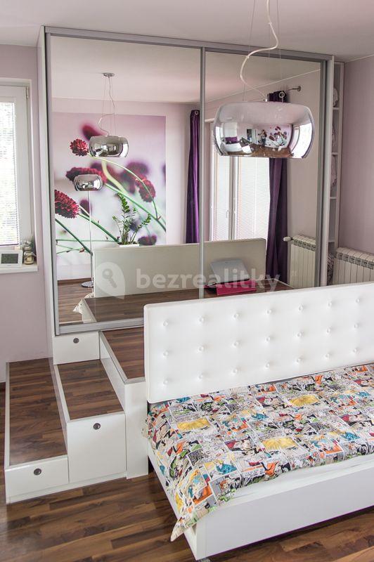 Studio flat to rent, 32 m², Kestřanská, Prague, Prague